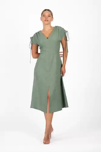 Rochie vaporoasa cu croi lejer in clos