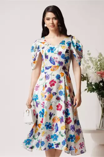 Rochie vaporoasa din satin alba cu flori colorate