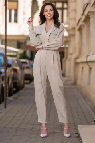 Salopeta smart casual Pretty Girl bej cu pantalon conic