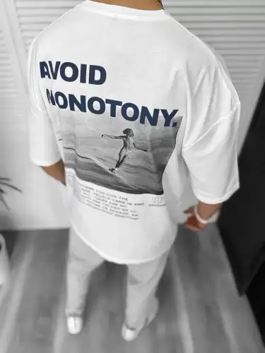 Tricou barbati alb  cu imprimeu pe spate  oversize 11819  O1-3.3