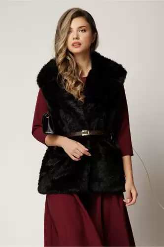 Vesta din blana neagra cu rever si curea in talie